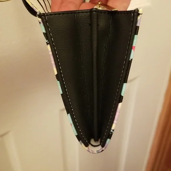 Betsey Johnson Purse with Dog Face Removable strap Excellent Condition. NWOT - Picture 11 of 12